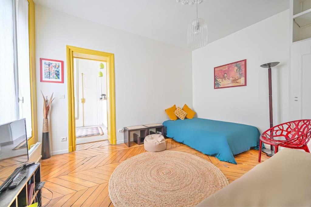 Radiant Flat - Spacious Studio Apartment - Marais Parigi Esterno foto