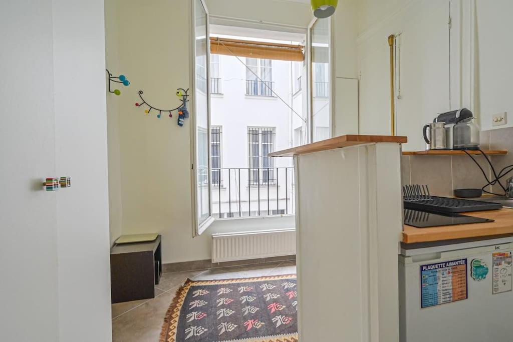 Radiant Flat - Spacious Studio Apartment - Marais Parigi Esterno foto